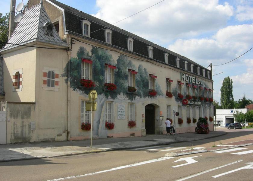 Bourgogne-Franche-Comté Avallon Exterior view