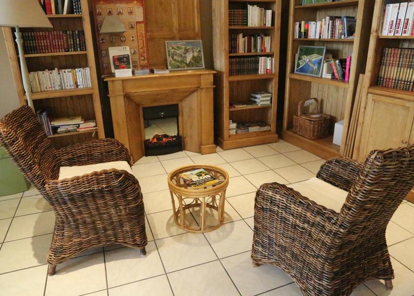 Centre-Loire Valley Blois Shared lounge/TV area