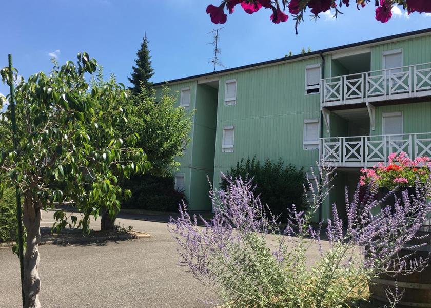 Grand Est Houssen Exterior view