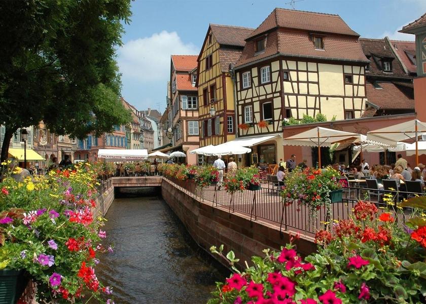 Grand Est Houssen Facilities