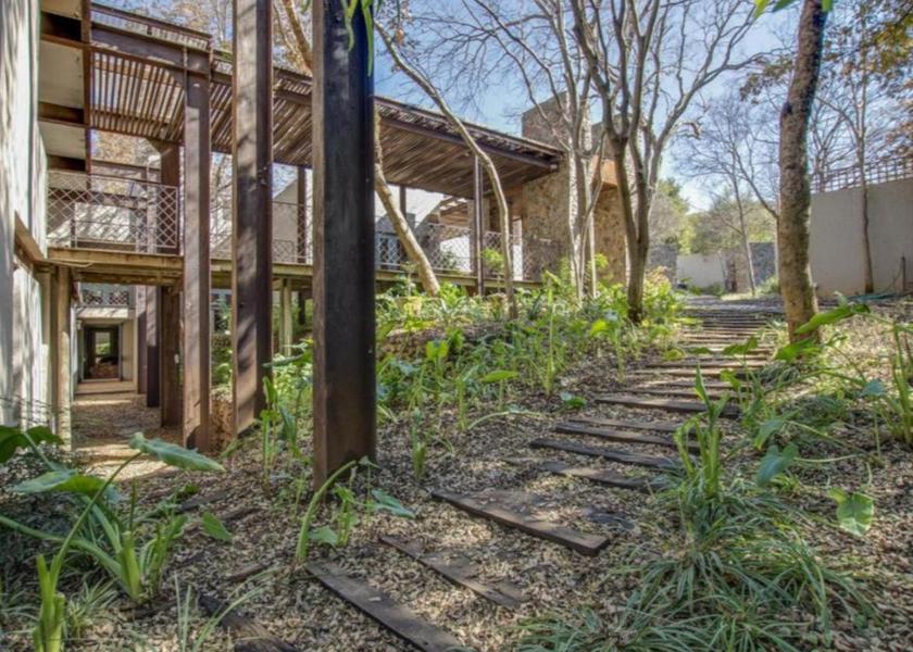 North West Hartbeespoort Garden