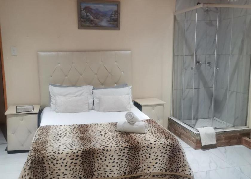 Eastern Cape Storms River Double Room with Mountain View