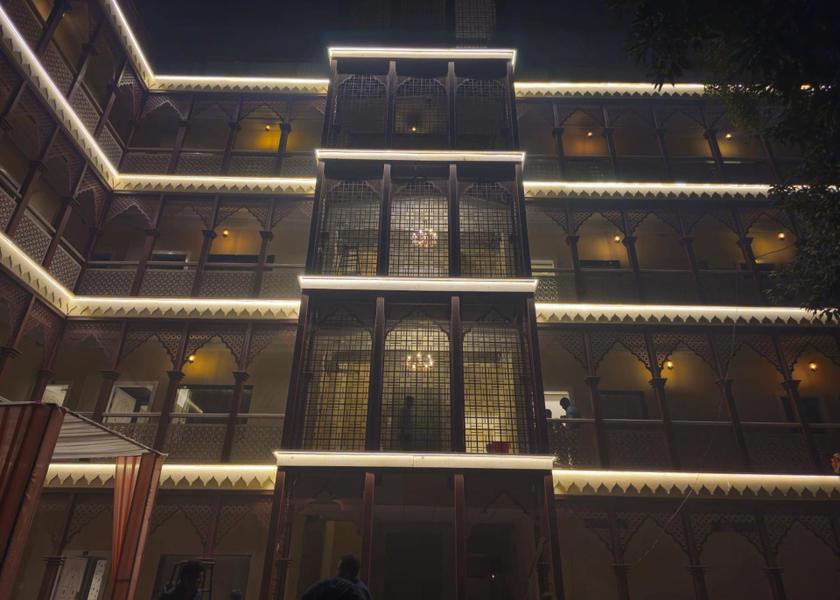 Uttar Pradesh Varanasi Exterior view