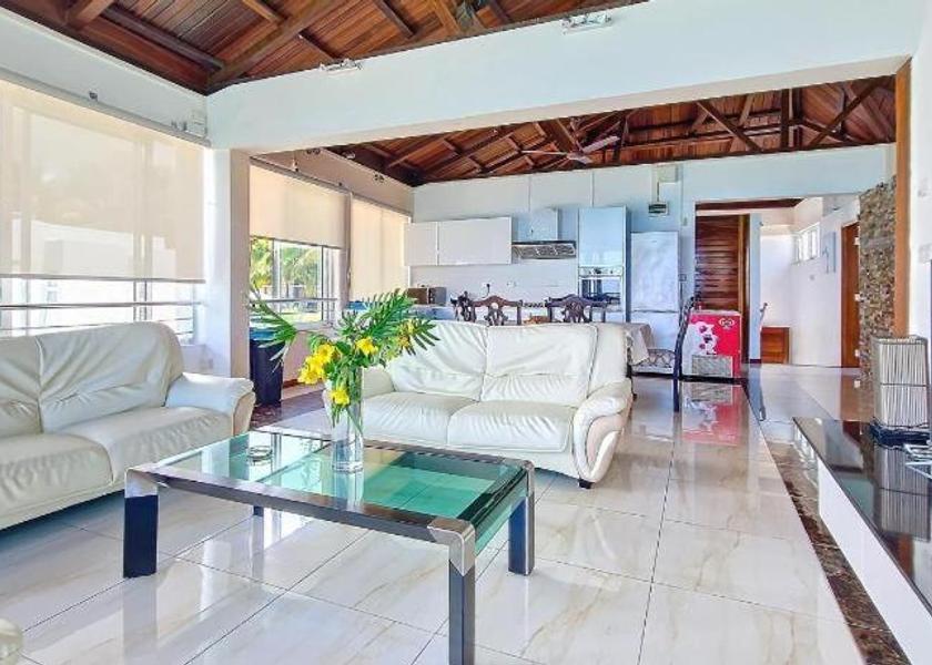 Shared lounge/TV area