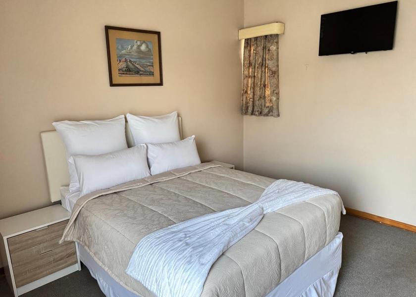 North West Klerksdorp Double Room with Private Bathroom