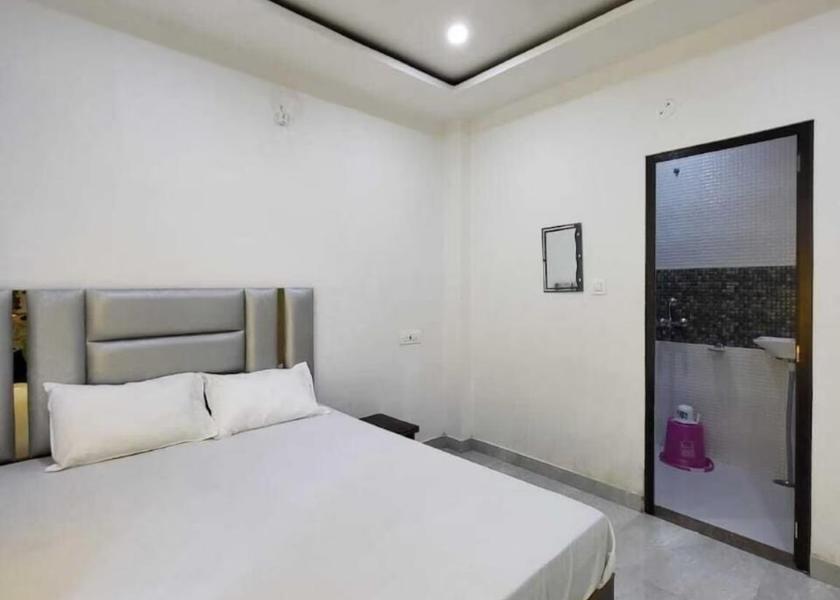 Uttar Pradesh Varanasi Deluxe Air Conditioning Room