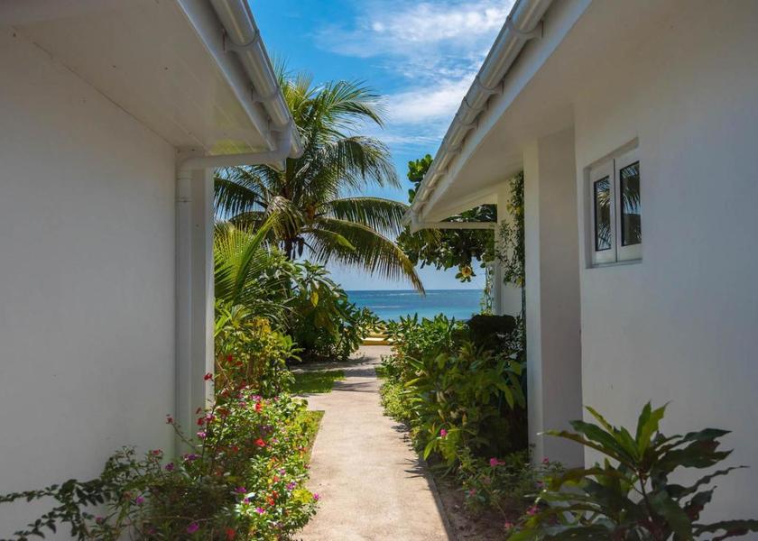  Mahé Island Hotel Exterior