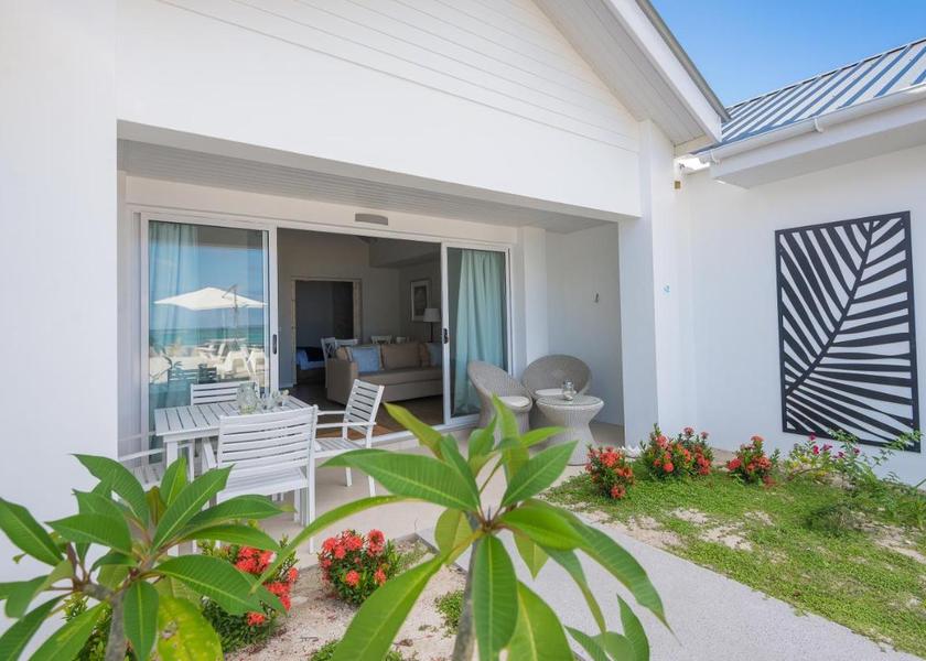  Mahé Island Hotel Exterior