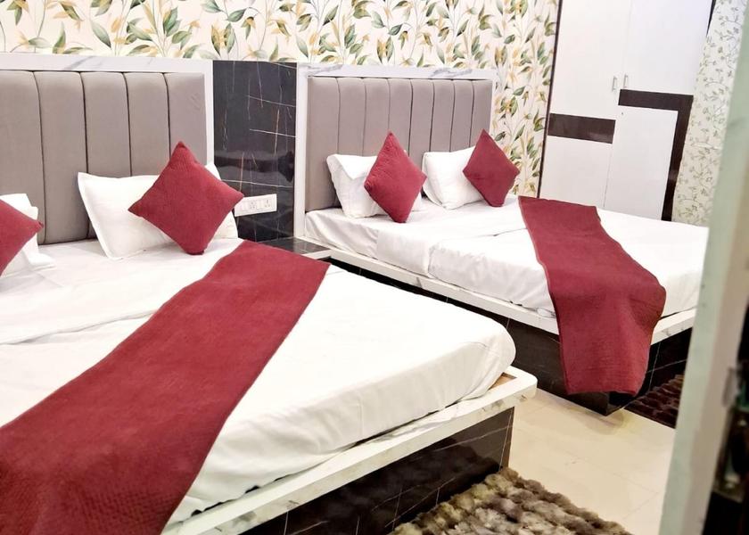 Uttar Pradesh Varanasi Deluxe Quadrale Room