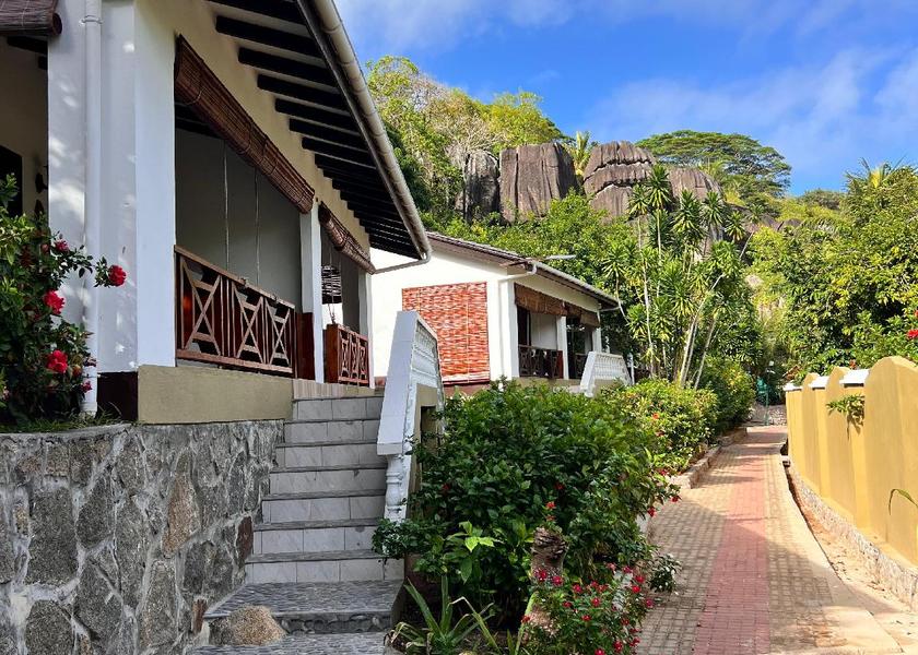 Mahé Island Hotel Exterior