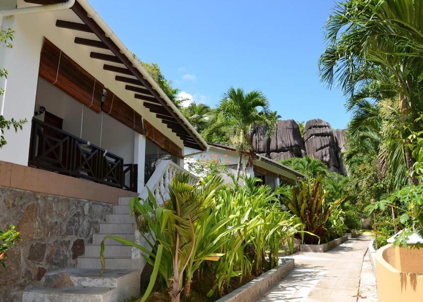  Mahé Island Entrance