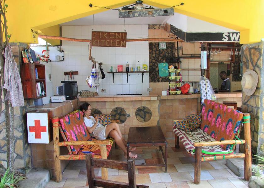 Shared lounge/TV area