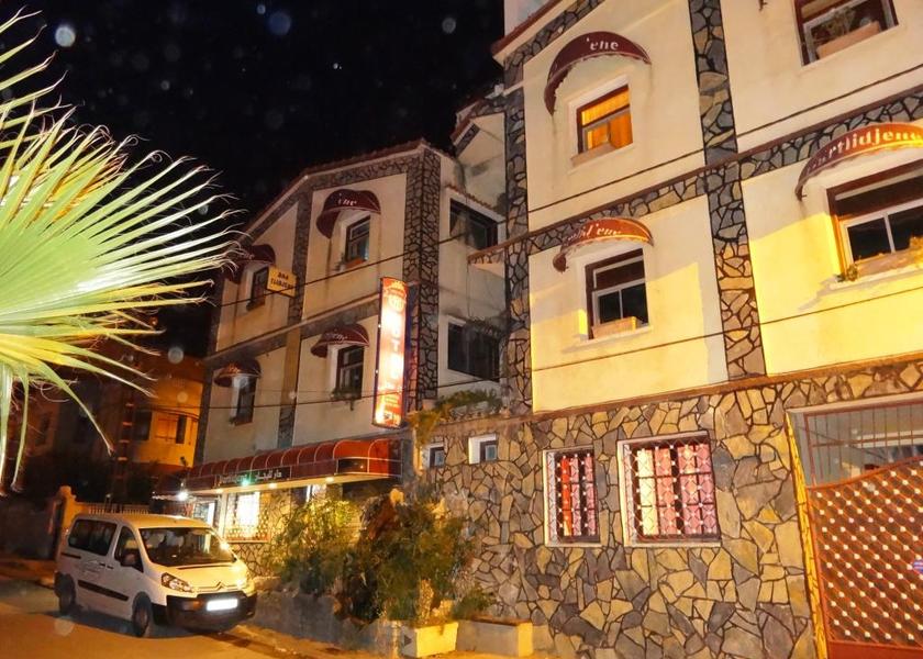  Algiers Exterior view