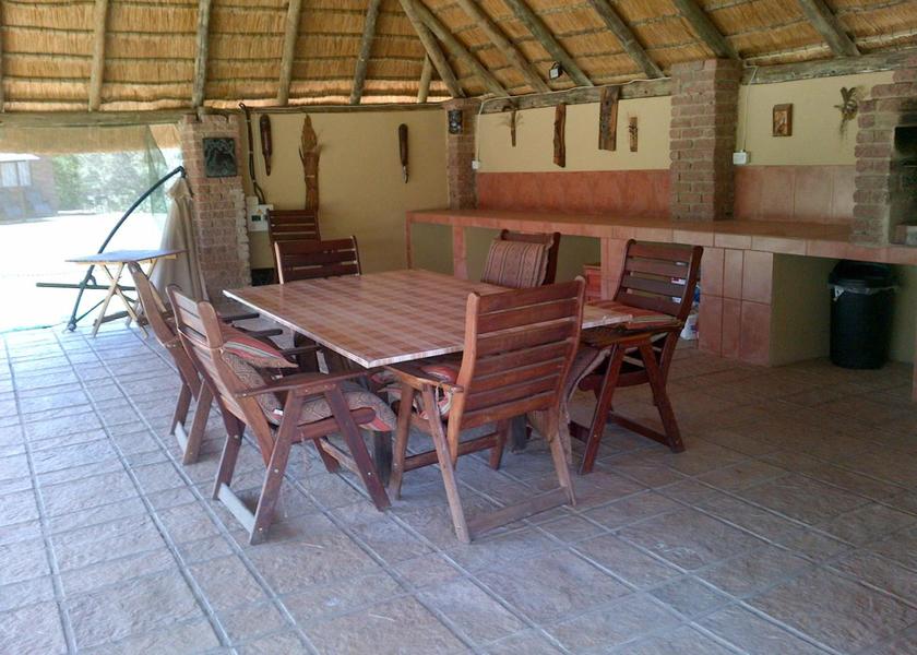North West Maanhaarand Shared lounge/TV area
