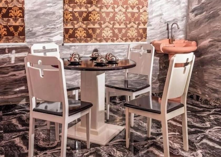 Delta Asaba Dining room