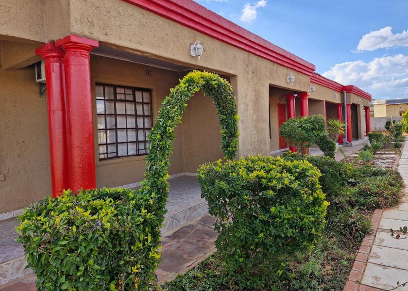 Central Serowe Exterior view