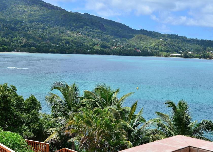  Mahé Island View