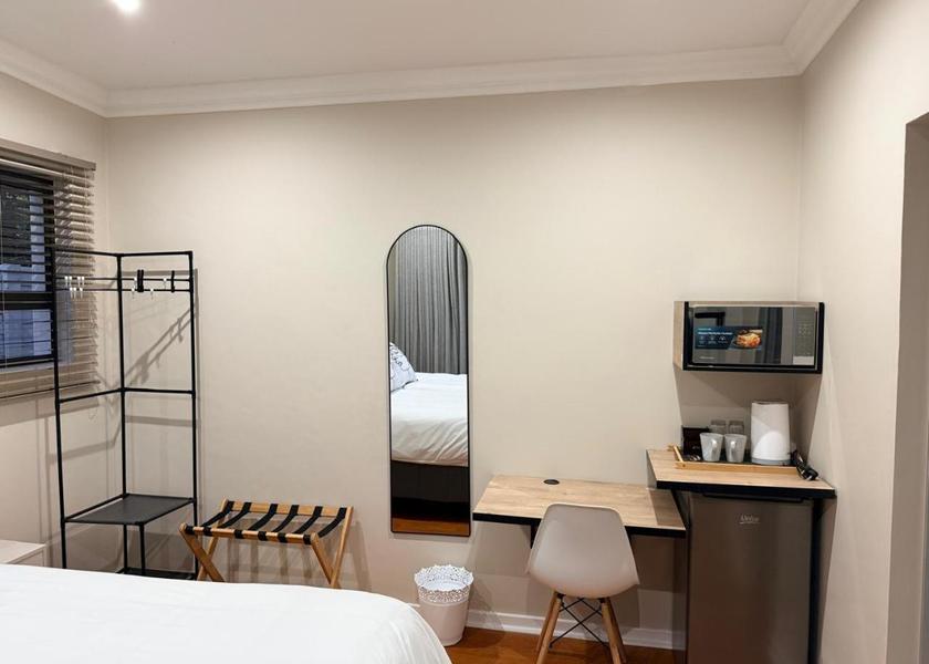North West Hartbeespoort Double Room with Private Bathroom