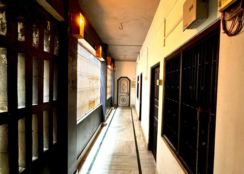 Uttar Pradesh Varanasi Exterior view