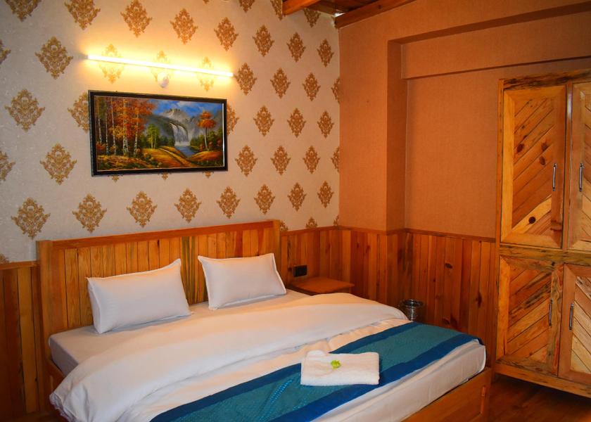 Uttarakhand Almora Deluxe Double Room with Balcony and Valley View