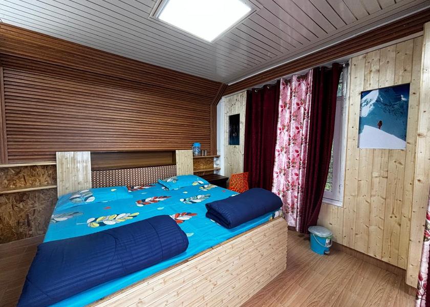 Uttarakhand Mussoorie King Room with Balcony