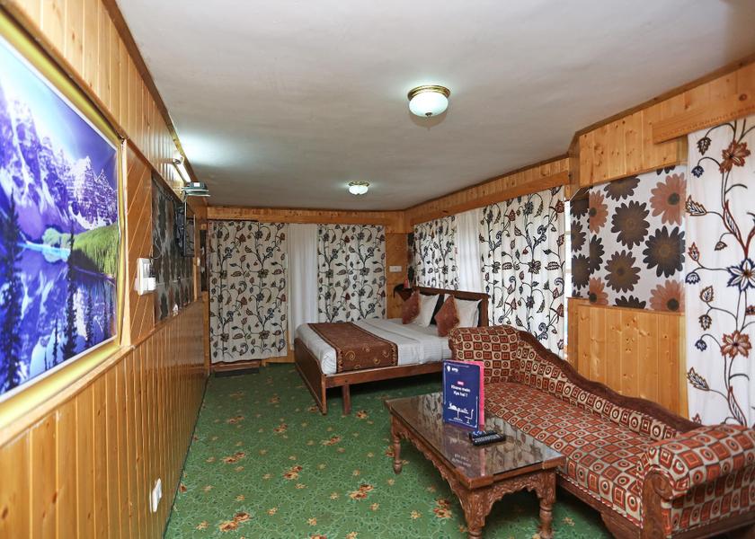 Jammu and Kashmir Pahalgam Bedroom