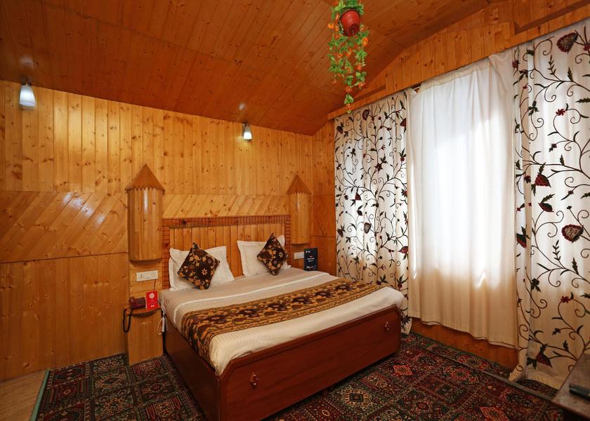 Jammu and Kashmir Pahalgam Bedroom