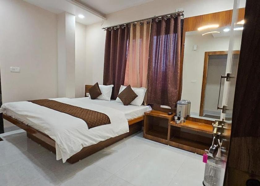 Madhya Pradesh Pachmarhi Room