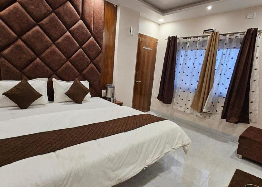 Madhya Pradesh Pachmarhi Superior Room