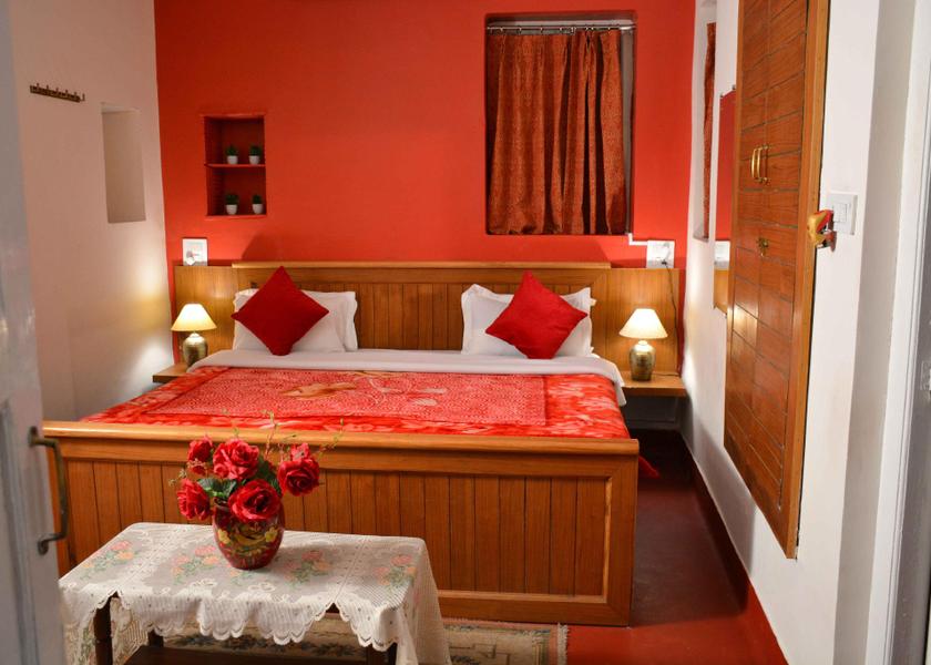 Himachal Pradesh Solan Family Room with Bathroom