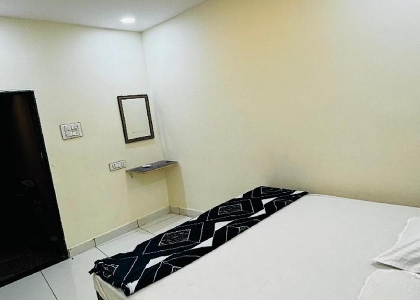 Madhya Pradesh Ujjain Deluxe Air Conditioning Room