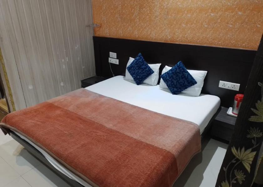 Uttar Pradesh Mathura Super Deluxe Air Conditioining Room