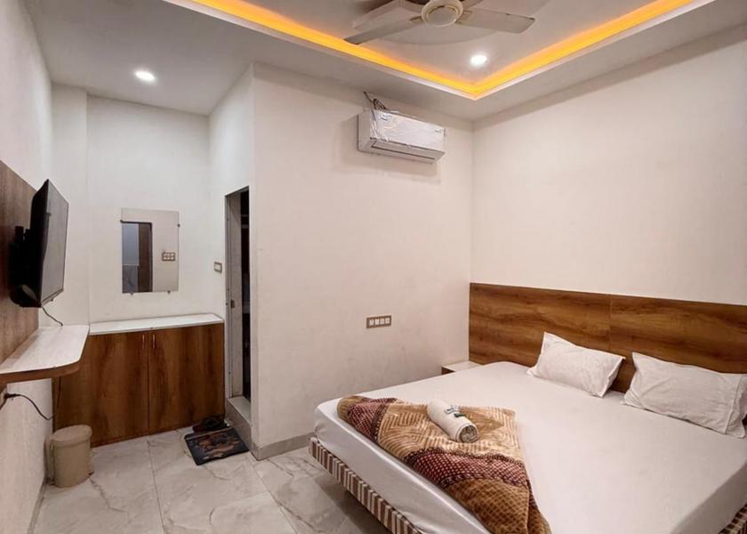 Madhya Pradesh Ujjain Deluxe Room