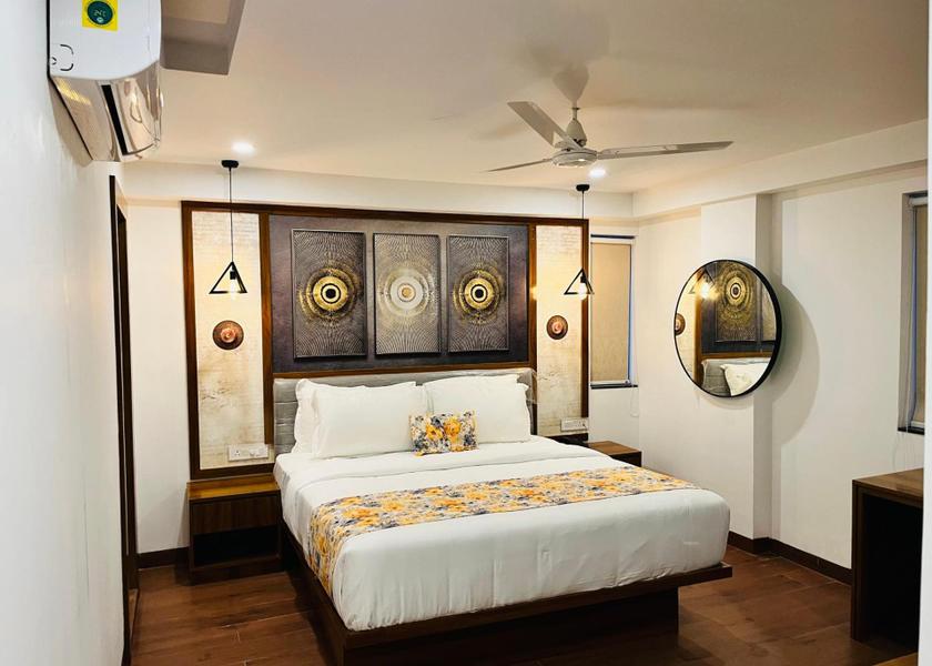 Telangana Hyderabad Club King Bed