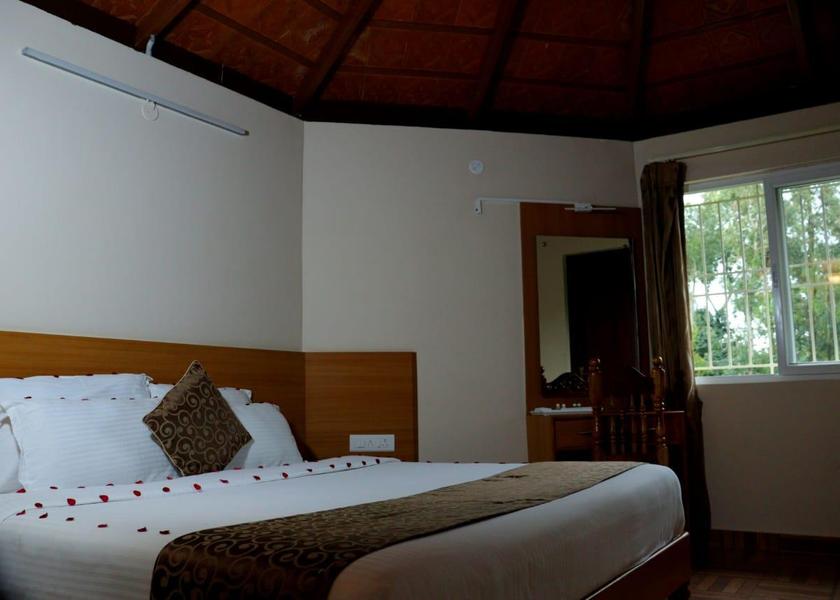 Tamil Nadu Yercaud Maharaja Room