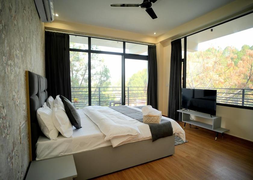 Himachal Pradesh Kasauli 180 View 2BHK w/ AC LiftRooftop Caf & Parking