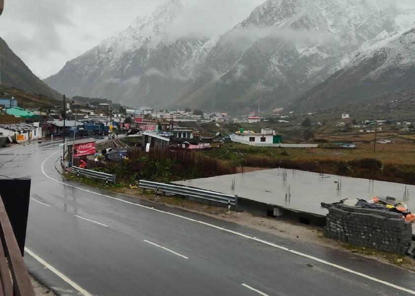 Uttarakhand Badrinath Hotel View