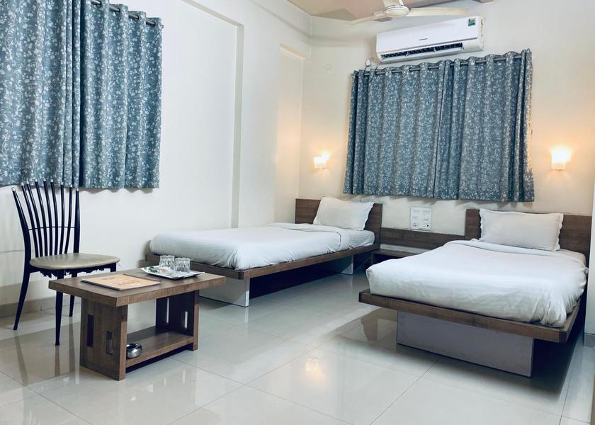 Maharashtra Pune Food & Dining