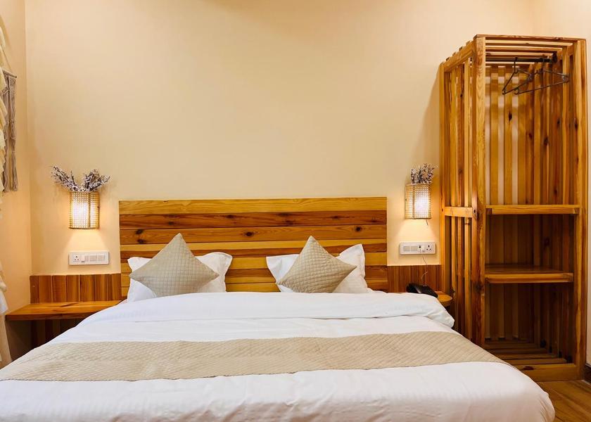 Himachal Pradesh Dharamshala Deluxe Room
