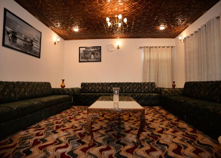 Jammu and Kashmir Srinagar Shared lounge/TV area