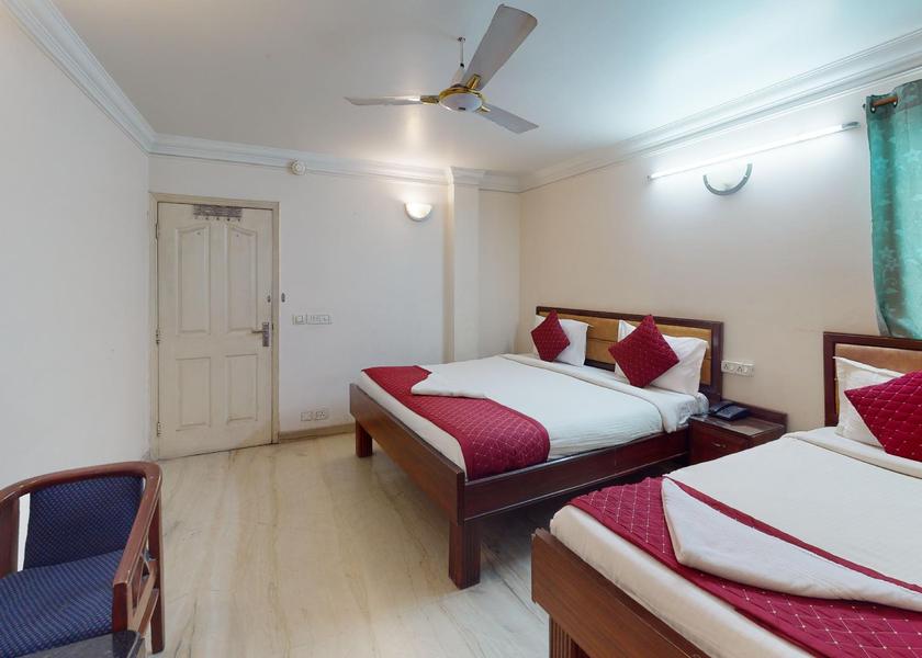 Delhi Delhi Triple Bed Room