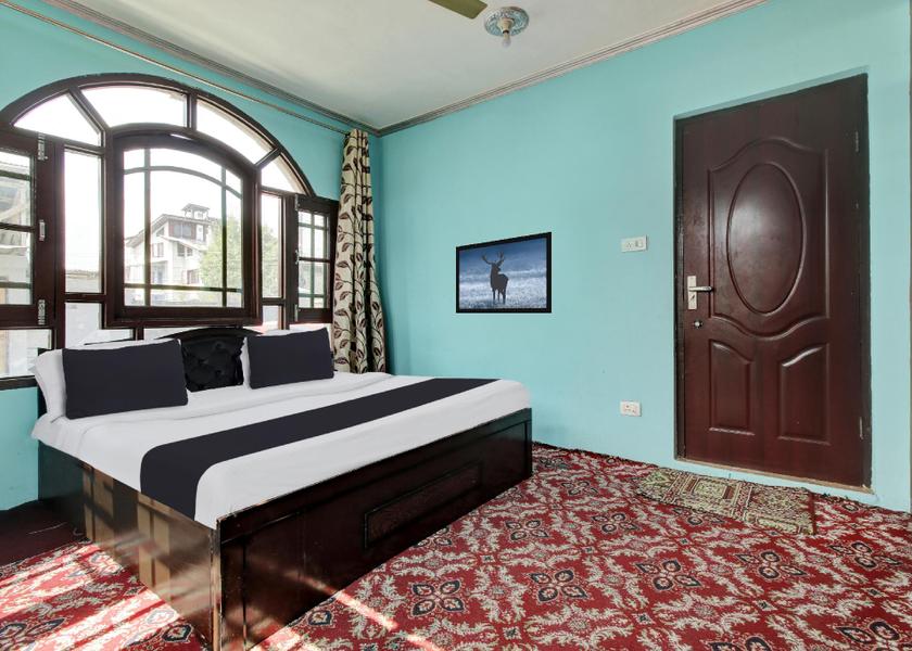 Jammu and Kashmir Srinagar  Silver Suite 
