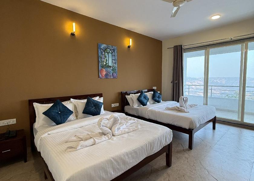 Maharashtra Mahabaleshwar Family Room