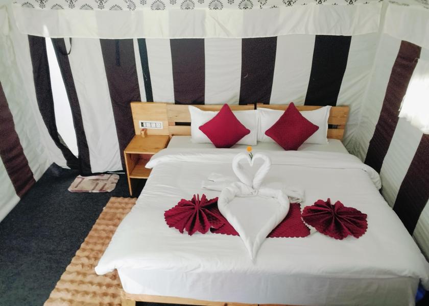 Uttarakhand Nainital Family Room