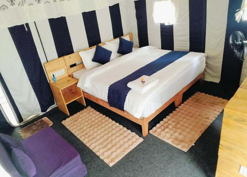 Uttarakhand Nainital Family Room