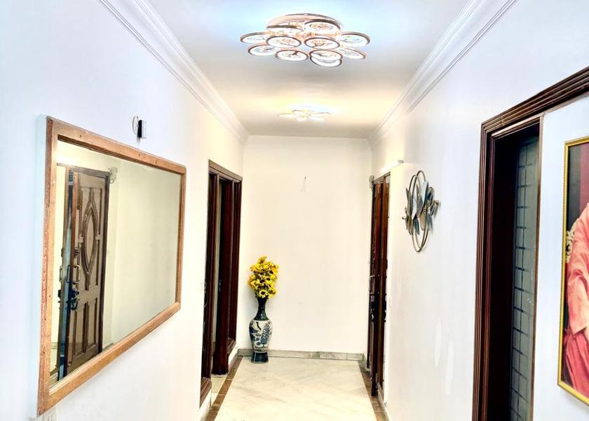 Delhi Delhi Lobby