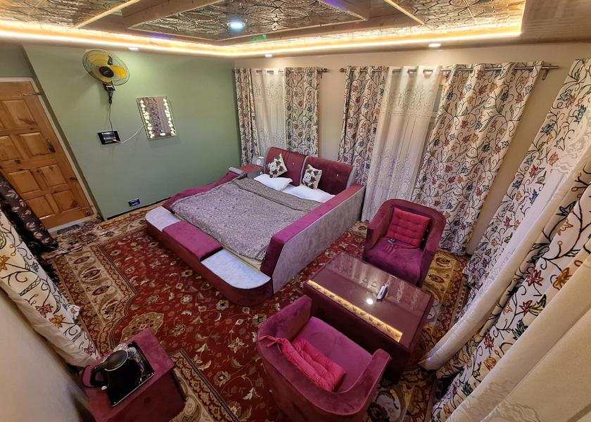 Jammu and Kashmir Gulmarg Deluxe Suite Balcony