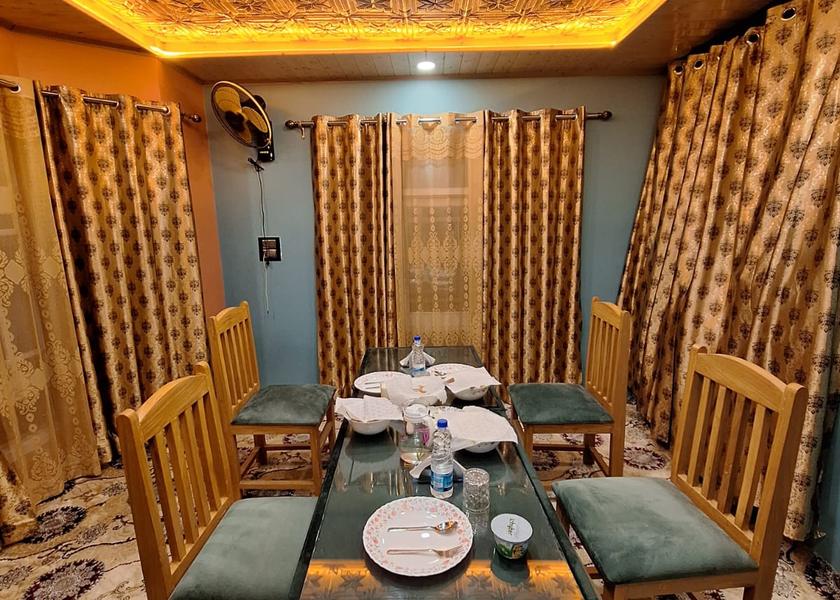 Jammu and Kashmir Gulmarg Deluxe Suite Balcony