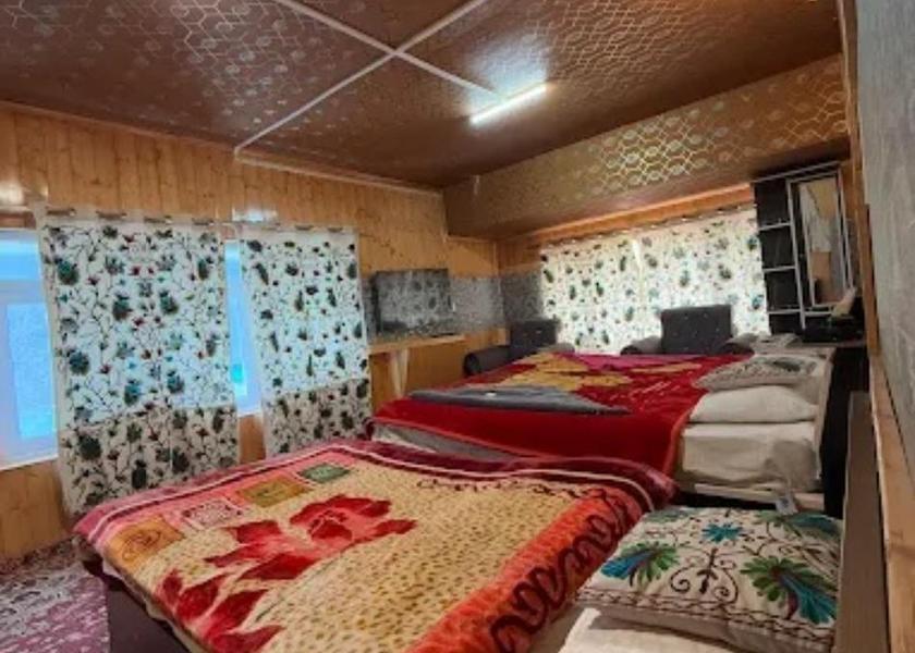 Jammu and Kashmir Pahalgam Family Deluxe