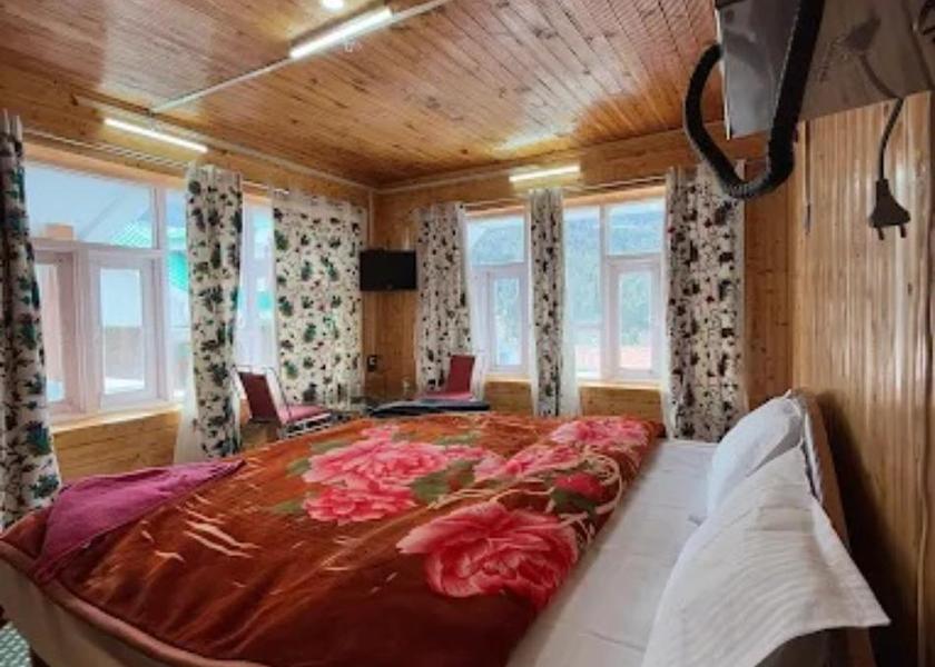 Jammu and Kashmir Pahalgam Deluxe